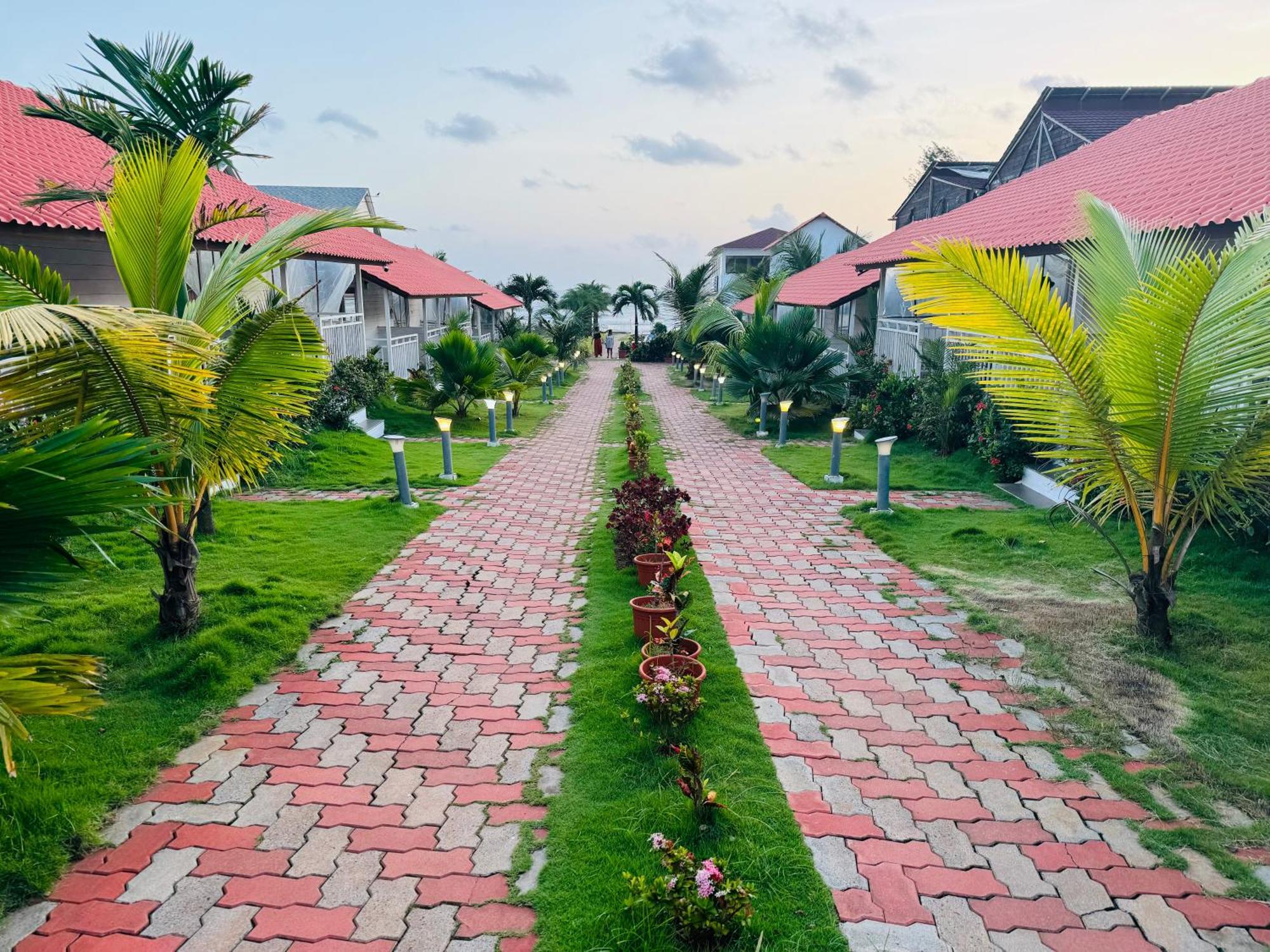 Maargit Beach Resort Mandrem Exterior foto